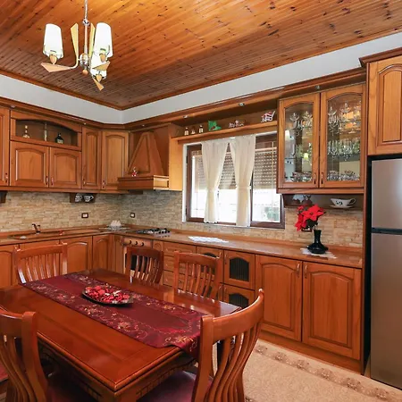 Kevin * Μπεράτ